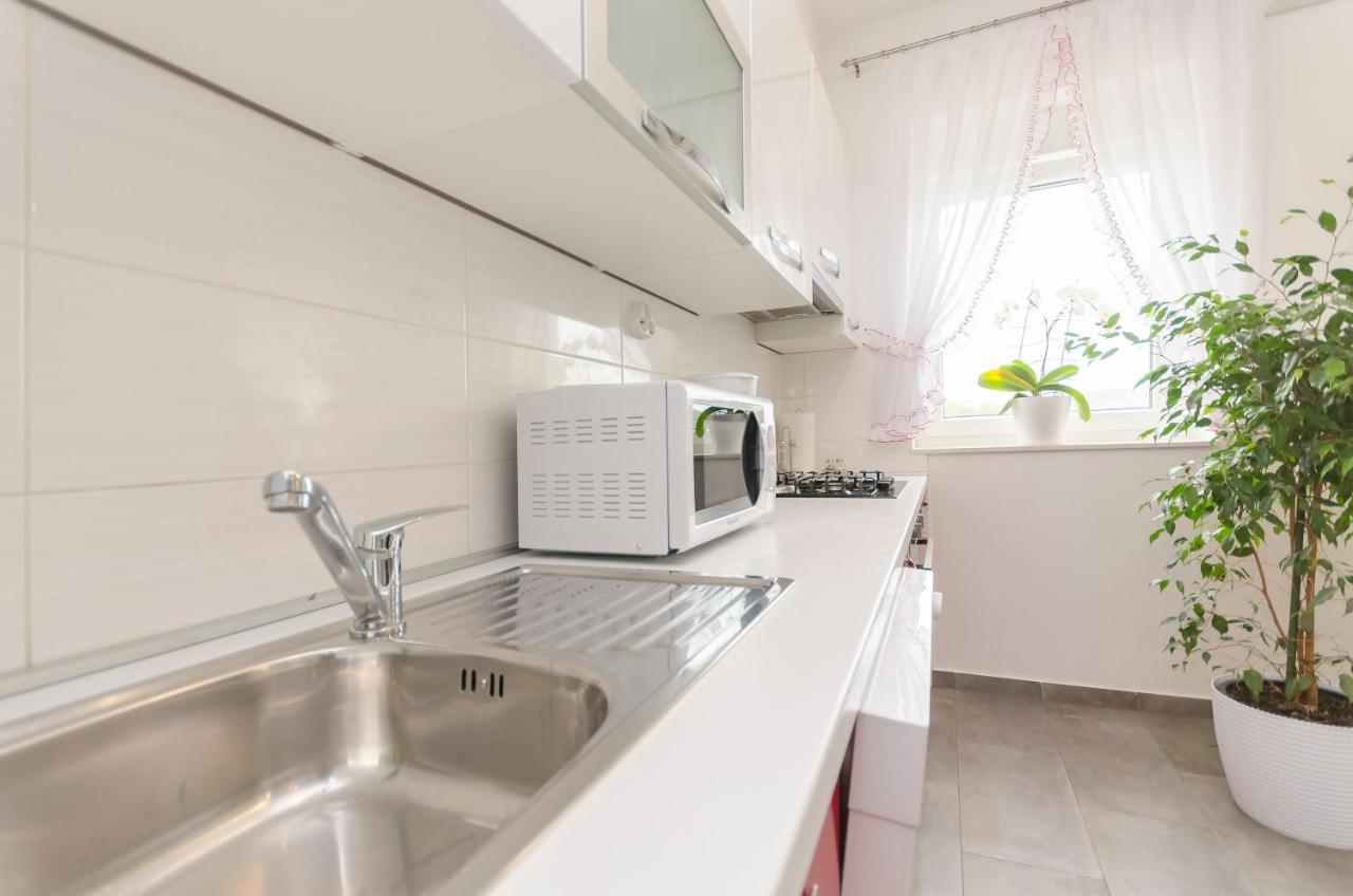 Apartment Luka Rupe Exteriör bild