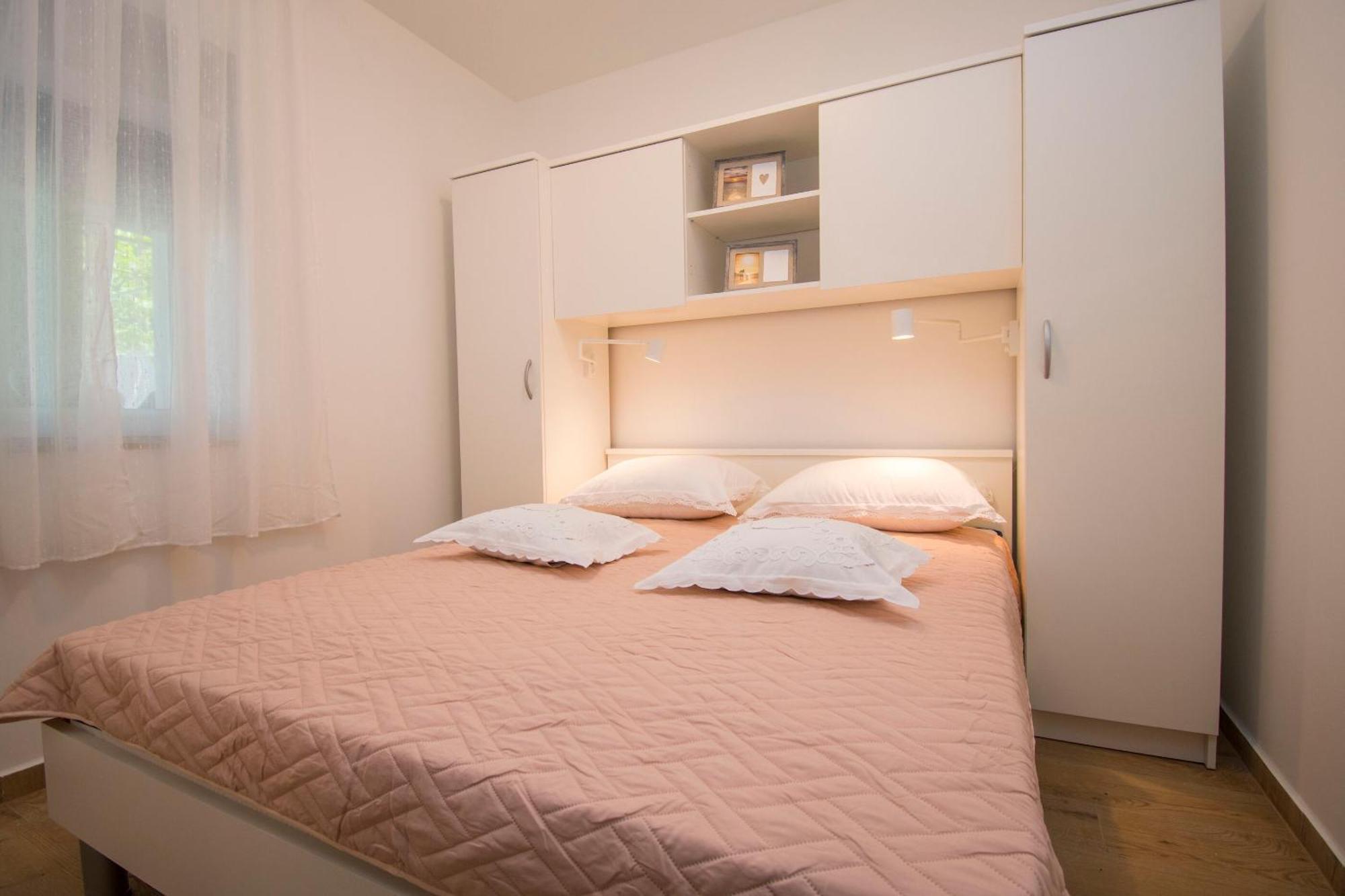 Apartment Luka Rupe Exteriör bild